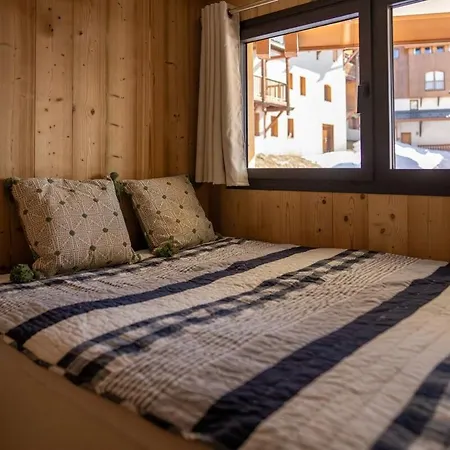 Luxury Sleeps 8 ヴァル・トランス