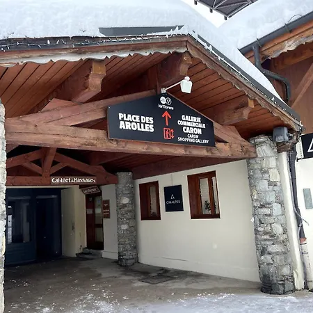 Luxury Sleeps 8 ヴァル・トランス