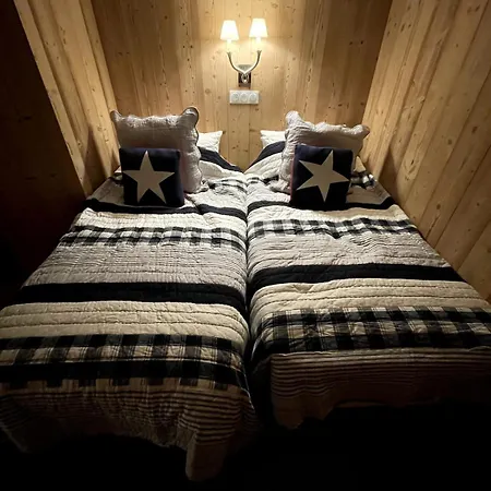 Luxury Sleeps 8 * ヴァル・トランス