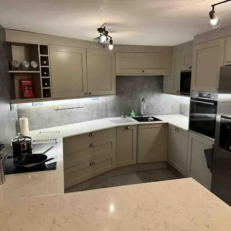 Luxury Sleeps 8 Appartement *