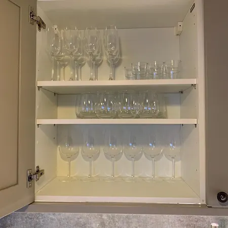 Luxury Sleeps 8 アパート