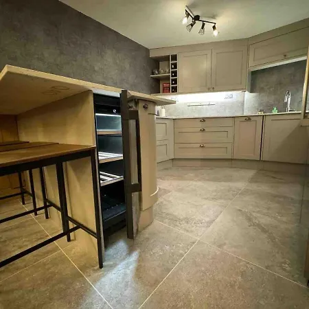 Luxury Sleeps 8