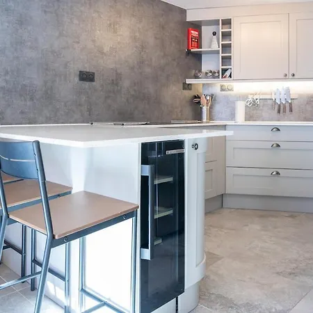 Luxury Sleeps 8 Διαμέρισμα
